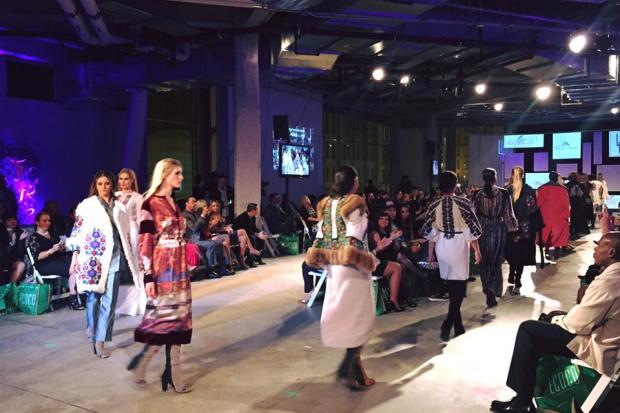 Українка Роксолана Богуцька показала колекцію на Latino Fashion Week в США. | Фото: Юрій Фігель/Facebook