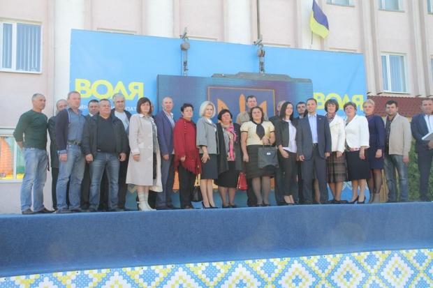 Разом з командою Юрій Дерев&rsquo;янко представив мешканцям Рожнятівського району і план розвитку Прикарпаття.  | Фото: 