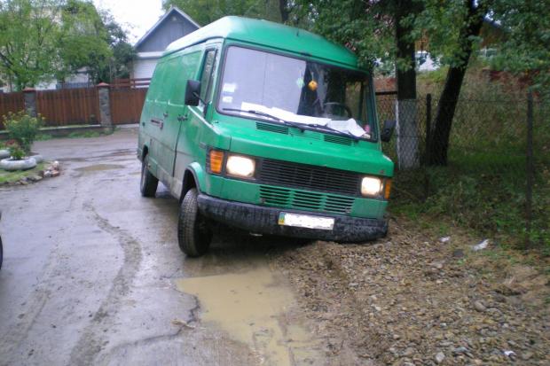 Пригода трапилася на вулиці Коновальця | Фото: НЕ for МАТ Калуш/facebook