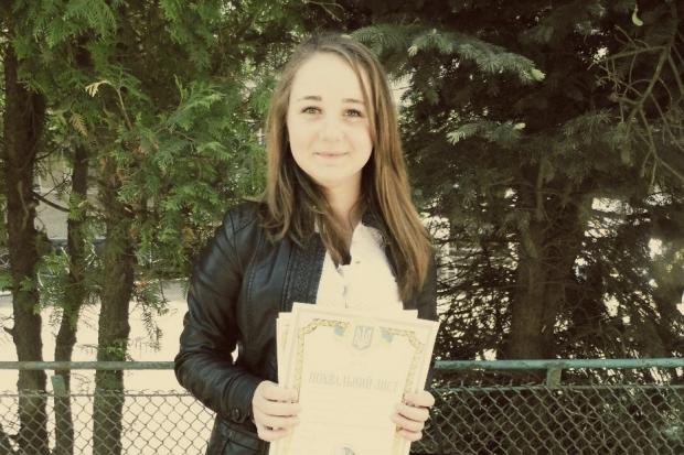 Мобільний телефон зниклої періодично з&rsquo;являється у мережі. Також час від часу її аккаунт у соцмережах є активним. 