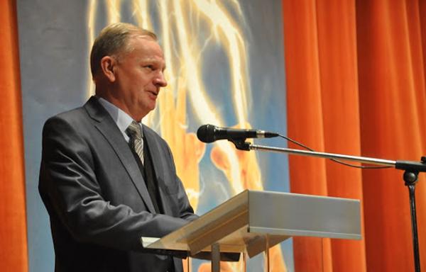 Громадським активістам понад три години довелось переконувати голову та міських депутатів проголосувати за невизнання ан