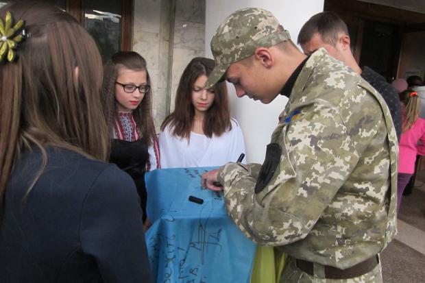 До збору коштів активно долучились також юні мешканці Долини | Фото: прес-служба Долинської міської ради