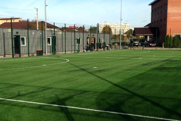 Після завершення урочистостей у суботу з 18:00 до 02:00 можна займатися спортом на майданчиках абсолютно безкоштовно.  |