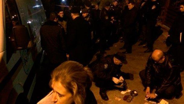 Затриманий зізнався, що кинув гранату та заявив, що зробив це з метою протесту.