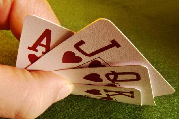 Жодна із політичних сил не набрала більшості у міській раді. Тому нині політичним гравцям доведеться домовлятися і шукат