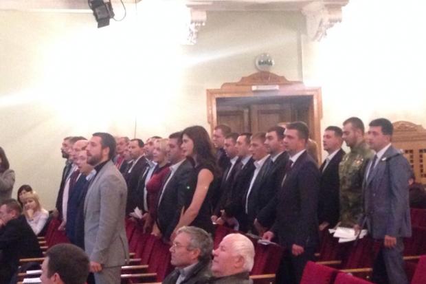 Присягу зачитав найстарший депутат цього скликання | Фото: Вікторія Мартинюк/Facebook