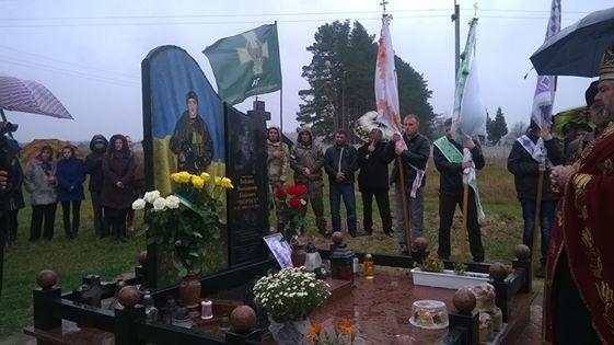 Провідати та підтримати матір Володимира приїхало багато побратимів | Фото: Воїни тилу/Facebook