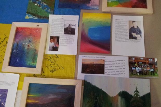 "Плоди" творчої реабілітації помандрували світом | Фото: Творча Криївка /Facebook