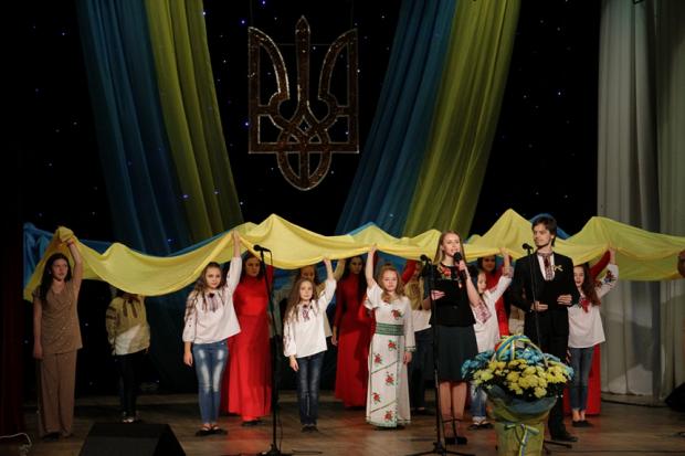 В Івано-Франківській обласній філармонії відбувся святковий концерт&laquo;Вільні творять майбутнє&raquo; | Фото: прес-сл