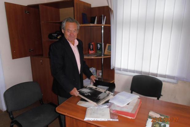 На схилі літ повернувся в Боднарів єдиний син Олександра Луцького Богдан і взявся за заснування історико-етнографічного 