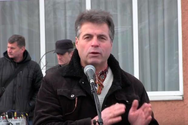 "Чому в наших школах нині програма така, що дітям нема часу, щоб, наприклад, поговорити з батьками про Україну, про