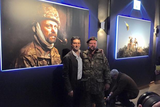 Наразі виставка "Проекції" експонується в Адміністрації Президента України | Фото: Борис Ложкін/Facebook