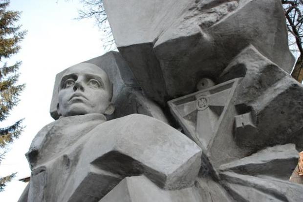 Скульптором даного пам&rsquo;ятника є Петро Штаєр | Фото: Богдан Досюк