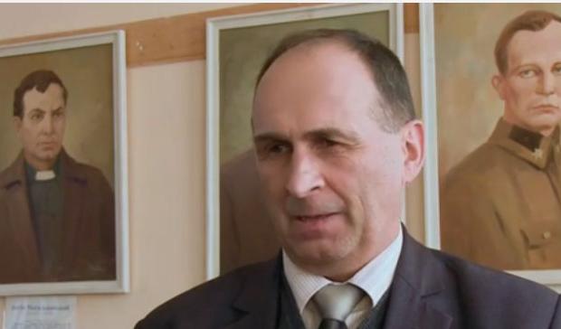 Михайло Срібняк очолив тимчасову президію, що стало знаковим цього дня | Фото: Скрін з відео