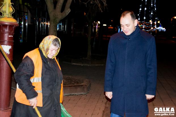 "Давайте нам квартири, більшу зарплату, і більше людей буде. Бо одні пенсіонери працюють", &mdash; розповіла д