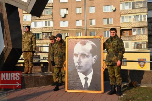 Урочистості в Івано-Франківську з нагоди 107-ї річниці Првоідника ОУН | Фото: kurs.if.ua