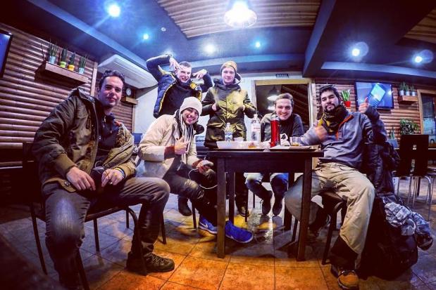 Після катання, втомлені та щасливі, стажери посмакували традиційними українськими стравами у затишних ресторанчиках куро