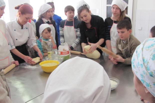 У Школі добрих справ відбувся майстер-клас із приготування вареників