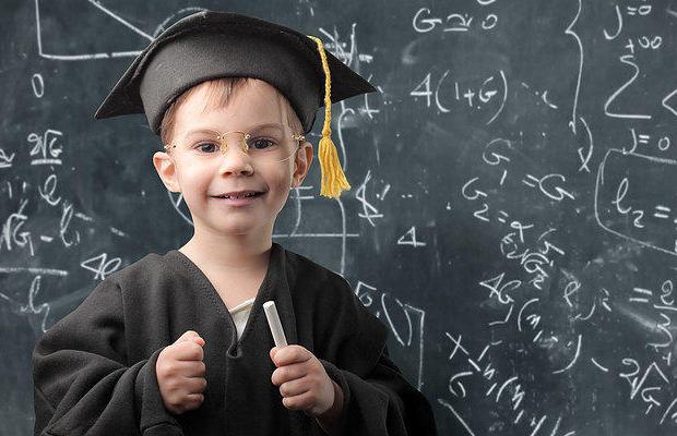 З обдарованими дітьми, з одного боку, працювати легше, бо вони мають високі розумові здібності, а, з іншого, &ndash; важ