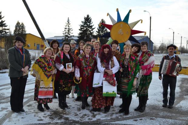 Вертеп з Сівки-Войнилівської завіншував на щастя та добро | Фото: Прес-служба ТзОВ "Даноша"