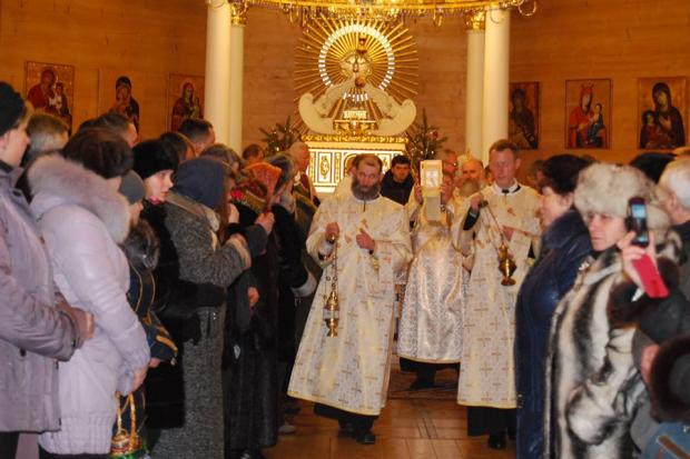 Символічне відкриття дверей має знаменувати для людей потребу відкриття своїх сердець | Фото: stanislavske.tv