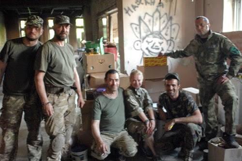 Григорій Семенишин з позивним "Семен" (другий зліва) загинув учора в районі Донецького аеропорту