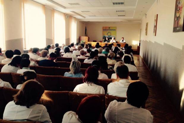 Медики заявляють, що в таких умовах працювати не зможуть | Фото: Oksana Manyuch/