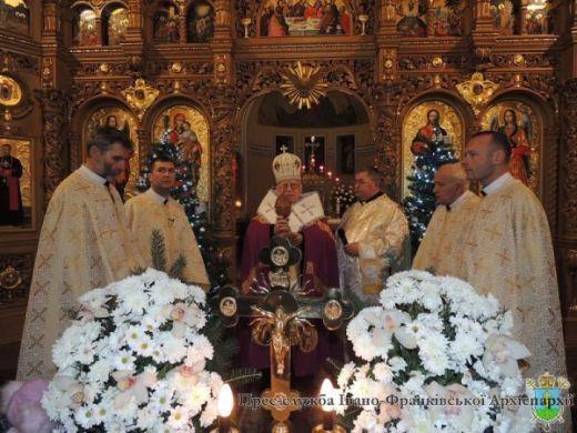 Парафія Царя Христа отримала частинку хреста Спасителя.