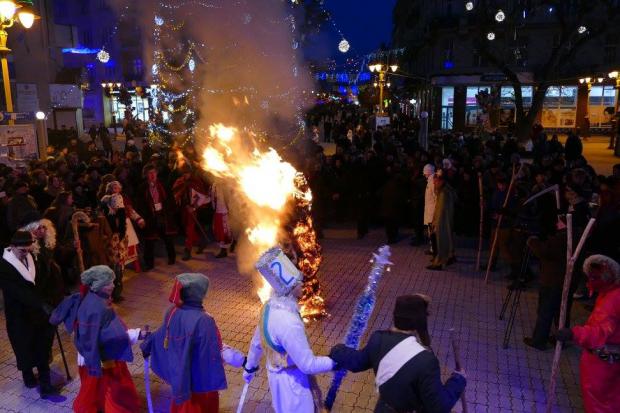 Дідух уособлює усіх предків, що нібито на свята спустилися на землю | Фото: Юрій Рильчук