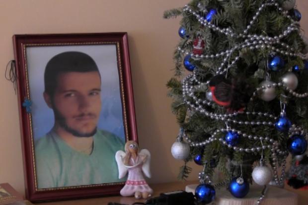 Батьки упевнені, що їхній син &mdash; живий | Фото: Скрін з відео