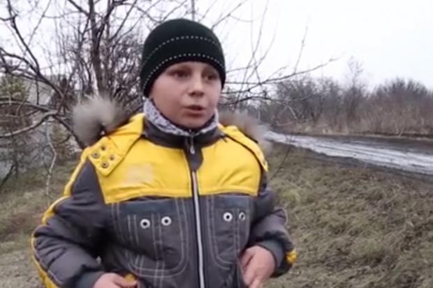 Хлопчик розповів, що навіть не бачив свого вчителя. Раз на тиждень йому дають домашнє завдання, написане на листках | Фо