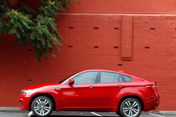 Ілюстрація. За повідомленням "мінувальників", вибух на автовокзалі станеться у червоній машині