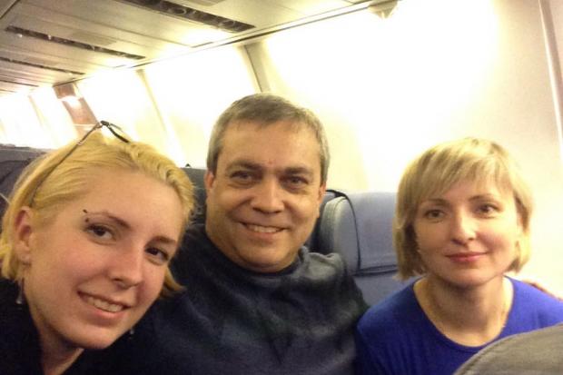 Яна Зінкевич опублікувала фото, зроблене уже в літаку, та повідомила, що через три години буде у Дніпропетровську | Фото