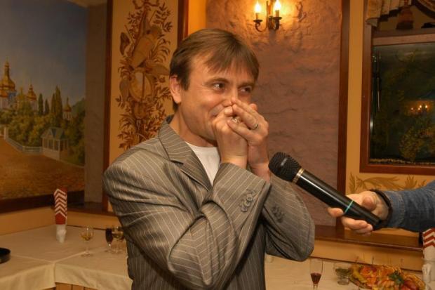 Юрій Коваленко може імітувати голоси людей, звуки звірів, птахів, напильника та скрипу дверей | Фото: uamodna.com