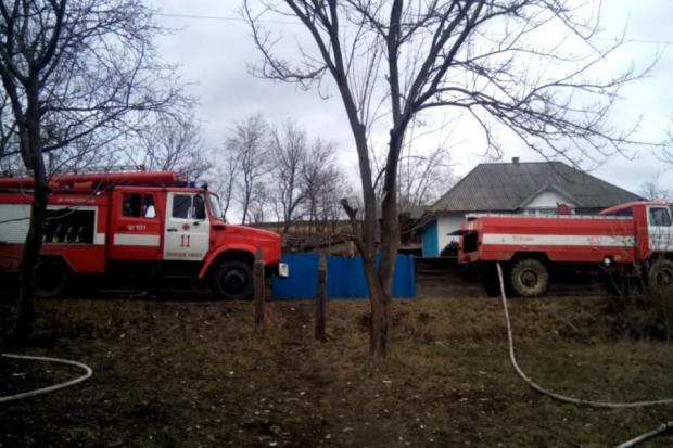 Хлопець повідомив про пожжу лише після того, як витяг з вогню чотирьох братів і сестер | Фото: прес-служба УДСНС України