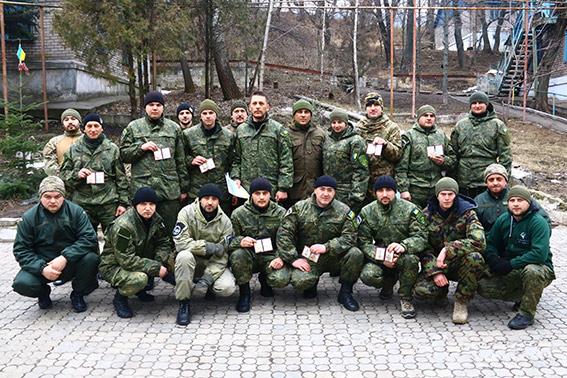 Бійців угрупування &laquo;Маріуполь&raquo; нагородили медалями &laquo;За оборону Маріуполя&raquo;, грамотами та подяками