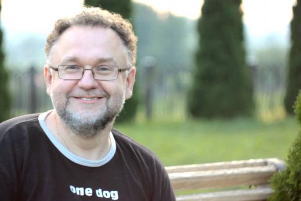 Володимир Єшкілєв почав писати у 27 років, а до цього часу подорожував, знайомився з культурою різних народів