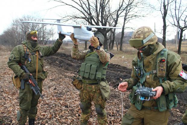 Військові на передовій показали, як використовують безпілотник, придбаний торік коштом Калуської міської ради | Фото: Та
