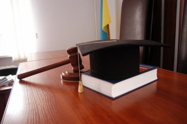 Суд виніс вирок у справі щодо зловживання службовим становищем двох працівниць &ldquo;Укрпошти&rdquo;