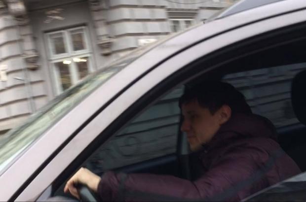 Водій просто давив депутата міської ради. "Стій, дурний, куди ти їдеш? Я &mdash; депутат міської ради", &mdash