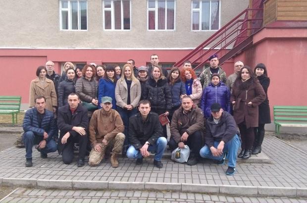 На Прикарпаття з'їхалися волонтери з 10 областей України | Фото: kurs.if.ua