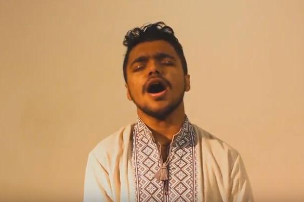 Чакраборту Анураг без фальші виконав знамениті "Думи мої" | Фото: Скрін з відео