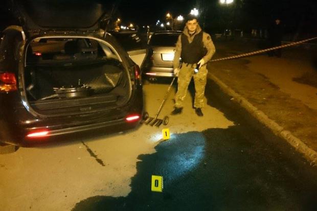 У ніч на 6 березня в автомобіль депутата обласної ради від партії УКРОП Олександра Матусевича невідомі кинули гранату, в