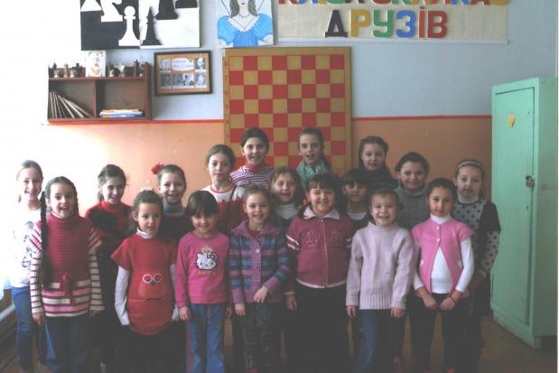 У Кімнаті школяра відбувся обласний турнір із шахів серед дівчат | Фото: Управління освіти Калуської міської ради