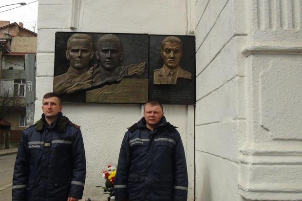 Сьогодні в Івано-Франківську вшанували пам'ять загиблих рятувальників | Фото: Управління ДСНС в області