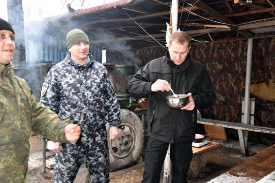 До завдань загону ГУ Нацполіції в Івано-Франківській області у зоні АТО входить патрулювання та охорона стратегічних об&