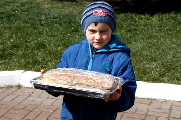 Сьогодні у Долині можна, придбавши мафіни та торти, допомогти хворій дитині