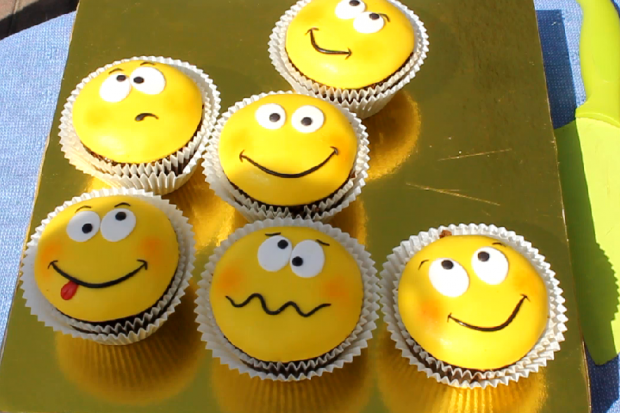 Долиняни могли придбати кекси, капкейки, тістечка, тортики, печиво, щоб допомогти Давиду Конику