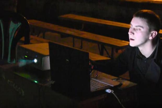 Розпочати демонстрацію фільмів покупець зобов&rsquo;язувався 1 січня 2011 року | Фото: Скрін з відео