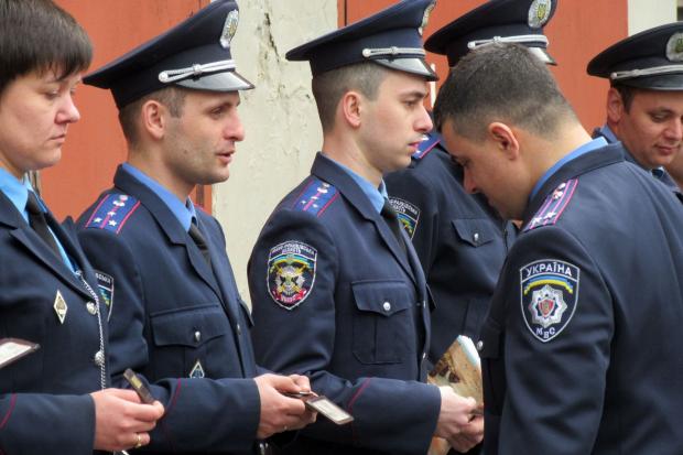 Особовий склад перевірив начальник Калуського відділу Василь Маківничук
